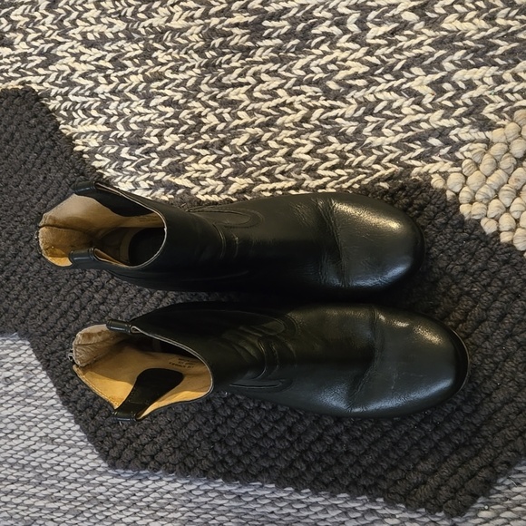 FRYE LEATHER CARSON WEDGE BOOTIE. SIZE 9.5 - Picture 2 of 7